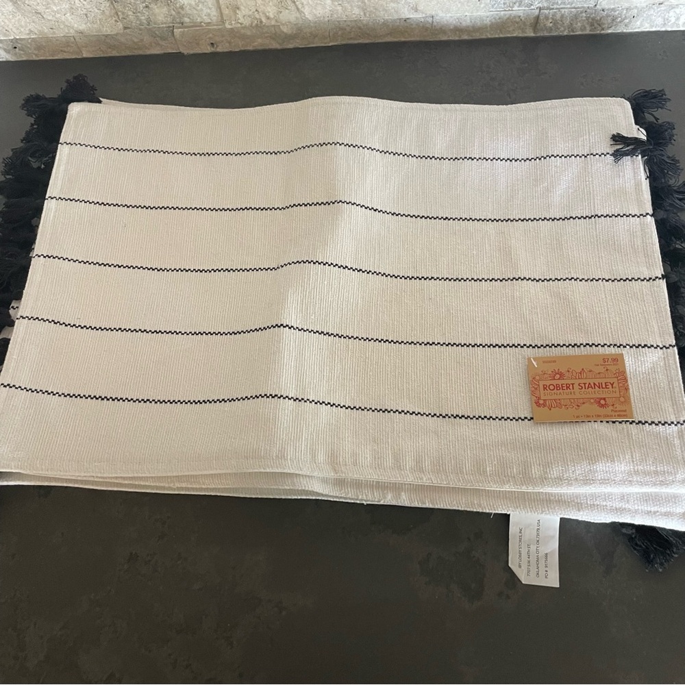 NEW Robert Stanley White and Black Striped Placemats Set of 6